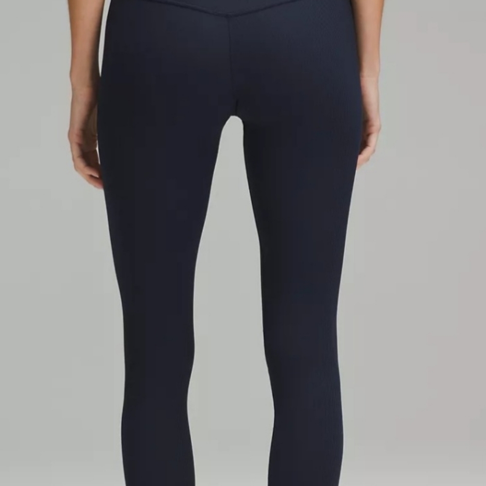Lululemon Align Navy Leggings size 6 lenghr 28 New with tags - Picture 3 of 12